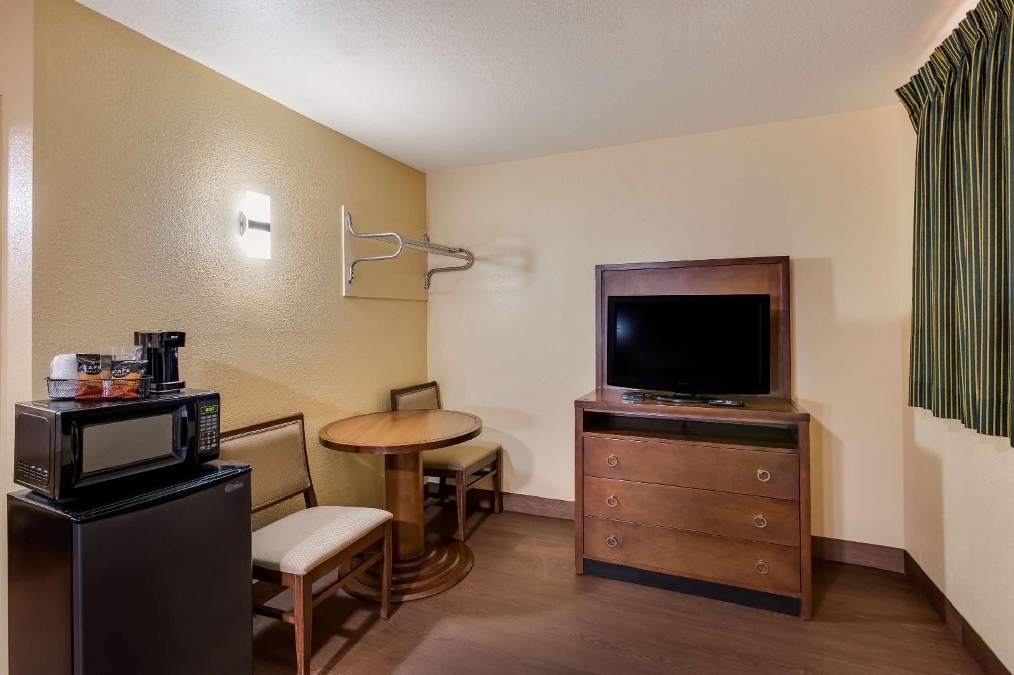ניו אורלינס Rodeway Inn & Suites East מראה חיצוני תמונה